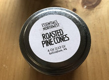 Load image into Gallery viewer, roasted pine cones 4 oz soy candle