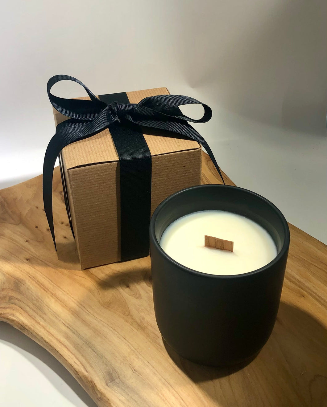 Candle, Ceramic Jar, Black, w/wood wick